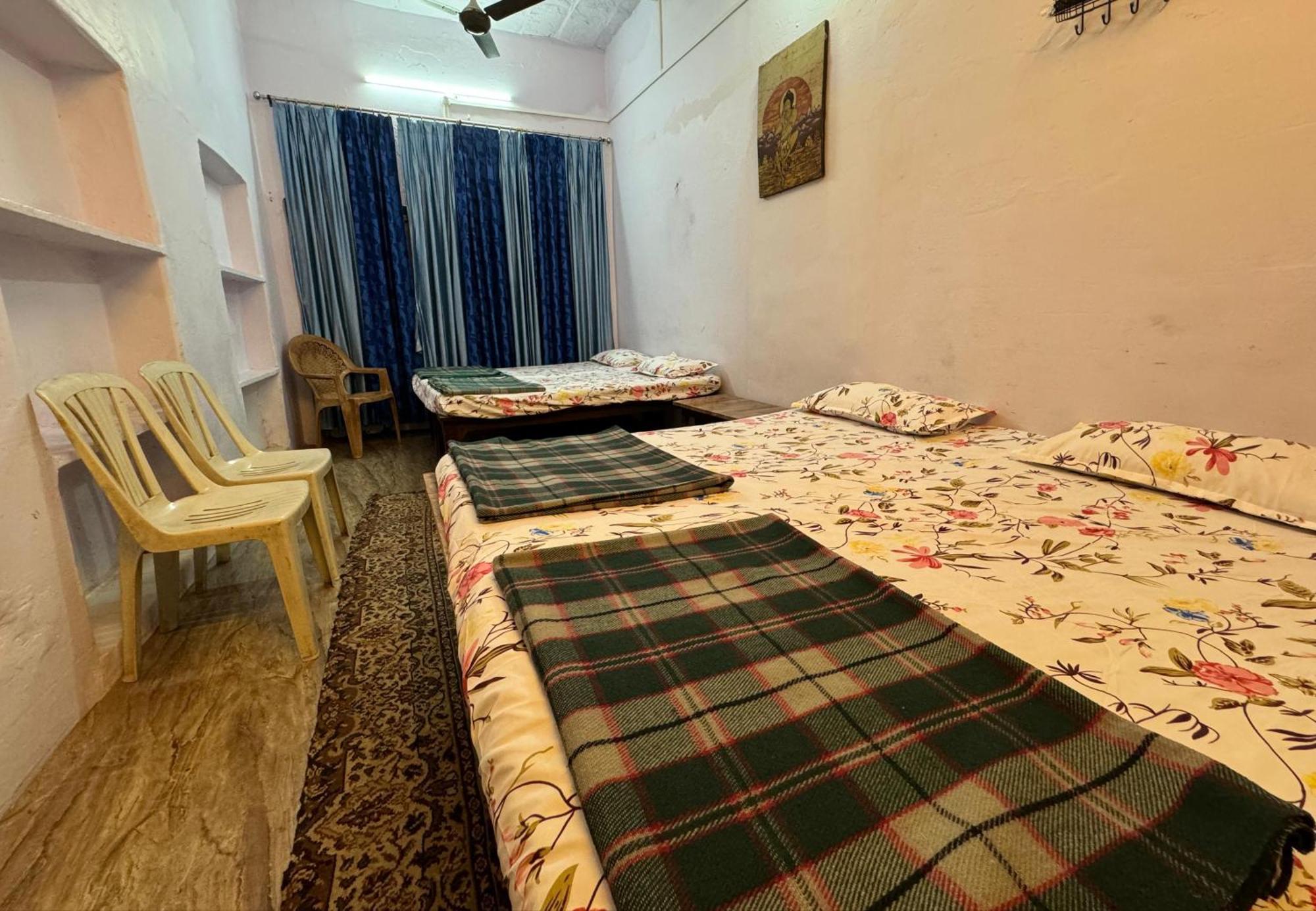 The Golden Lodge Varanasi — Photos 1