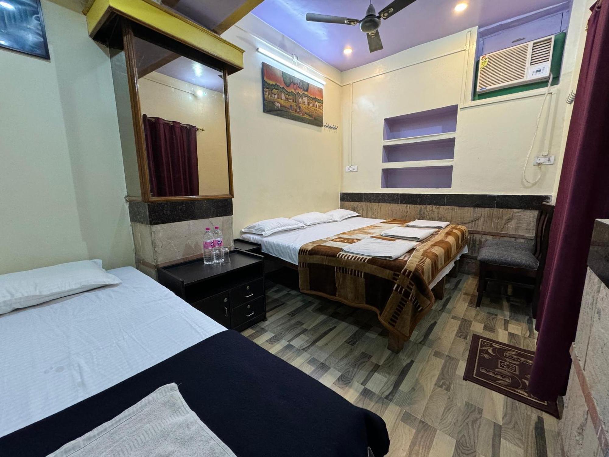 The Golden Lodge Varanasi, Varanasi